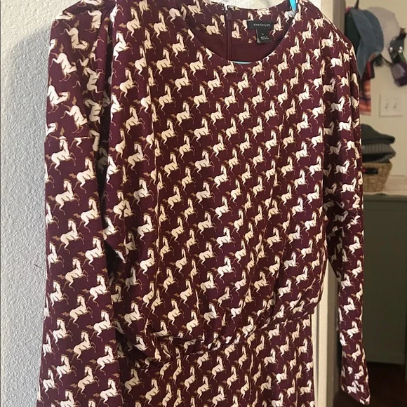 Ann Taylor Size 0 Dark Red Burgundy Horse Print Midi Jersey Dress Stretch 🐴 - Picture 5 of 6